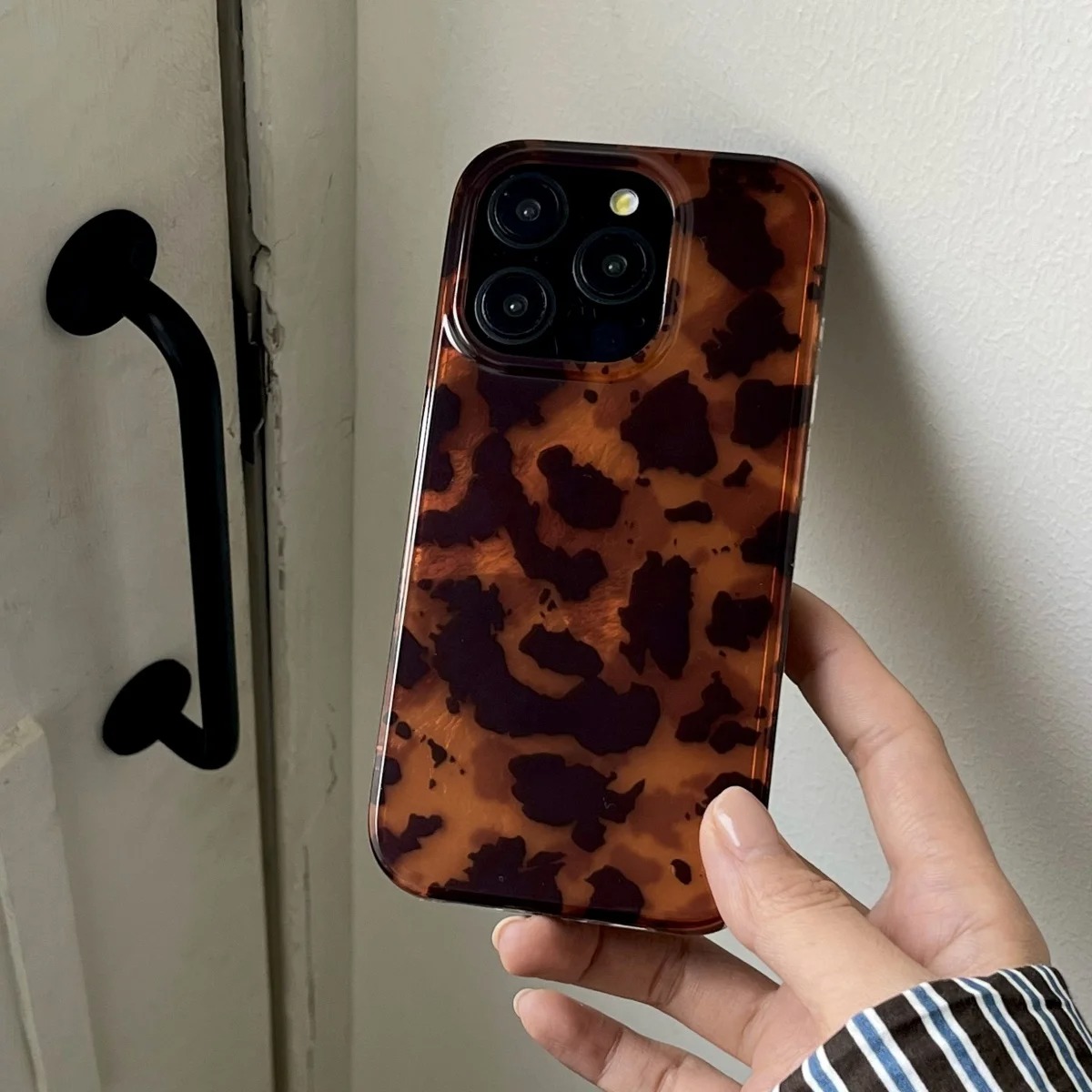 غطاء هاتف بتصميم كهرماني عتيق  - مراجعة Phone Cases Xs Max وسعره
