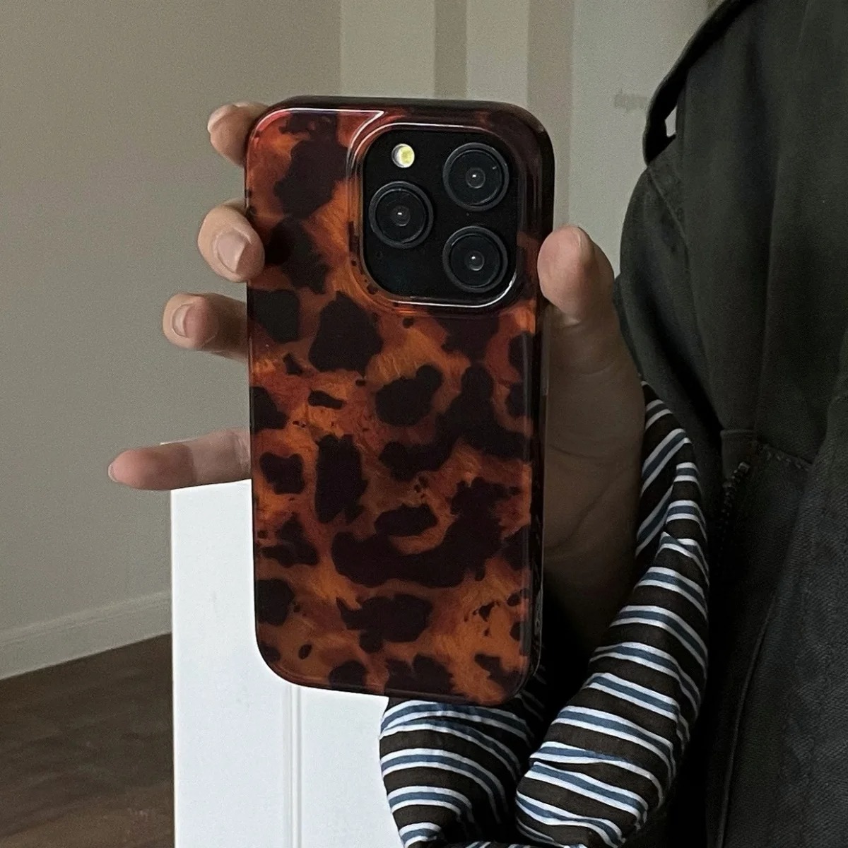 غطاء هاتف بتصميم كهرماني عتيق  - مراجعة Phone Cases Xs Max وسعره